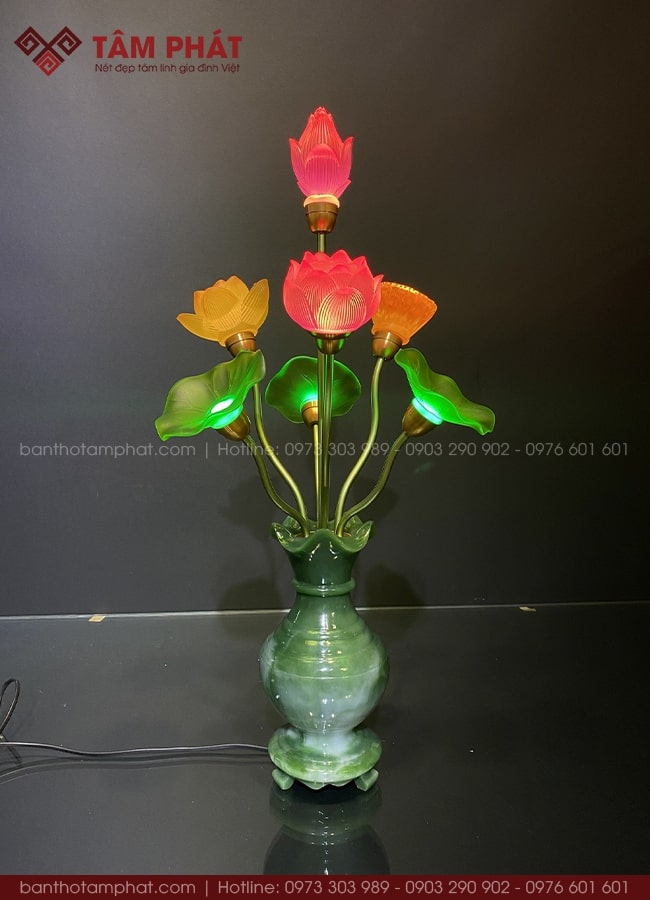 Thiết kế kiểu dáng bình hoa tinh tế. 