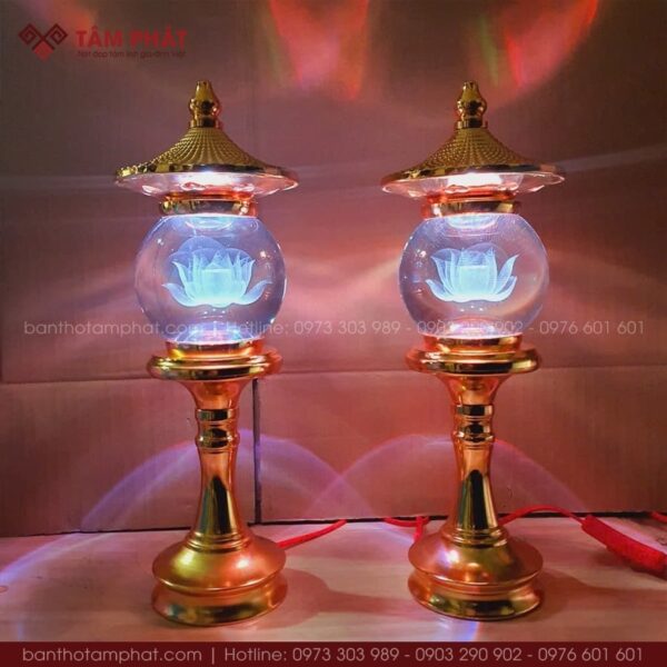 Bóng led đổi màu phù hợp với mọi bàn thờ.