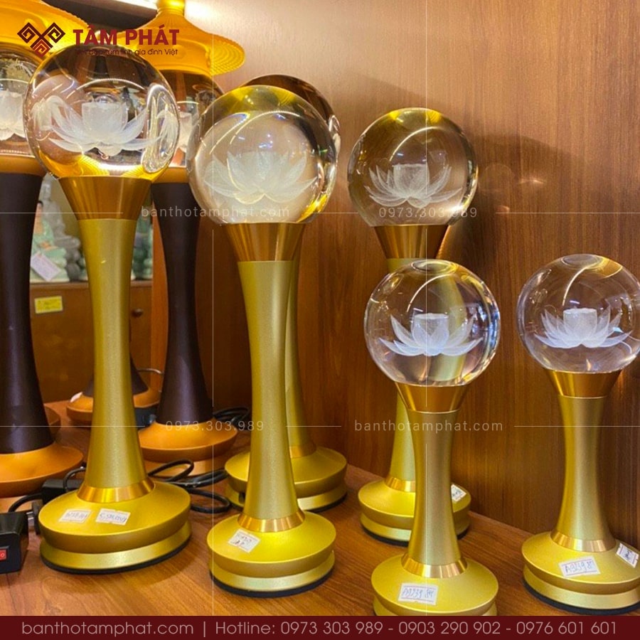 Đèn cầu hoa sen có led đổi màu. 