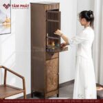 Tủ thờ Phật nhỏ gọn, đơn giản, phù hợp với không gian thờ hạn chế như chung cư, nhà phố, căn hộ,...