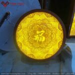 Nổi bật với chữ Phúc hán chính giữa mang ý nghĩa tốt đẹp.