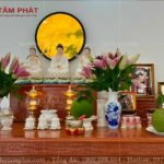 Thiết kế phân cấp thờ tự Phật và Gia Tiên trên cùng 1 bàn thờ.