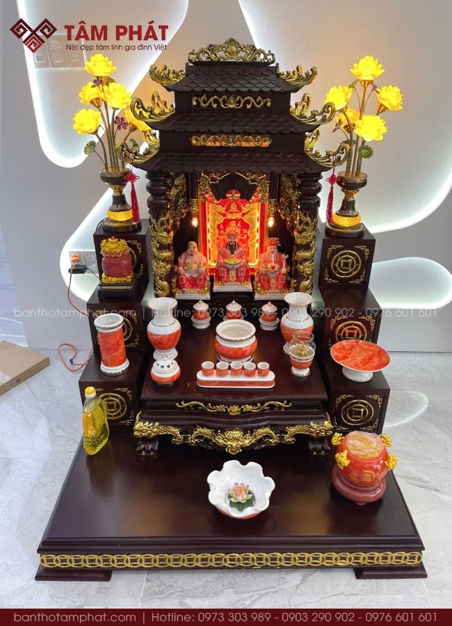 Bàn thờ Thần Tài Ông Địa gỗ hương chất lượng cao, độ bền tốt.