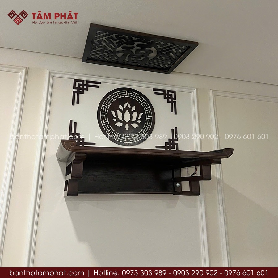 Bàn thờ treo màu nâu sang trọng