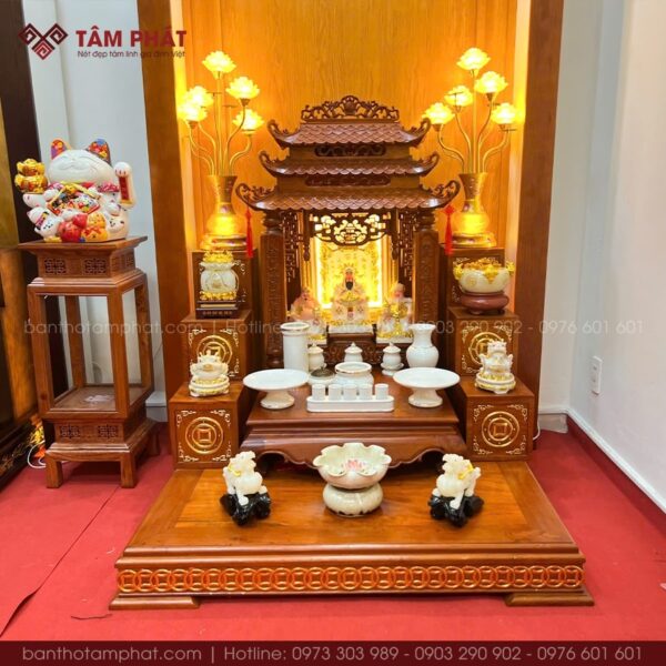 Mẫu bàn thờ Thần Tài mái chùa gỗ hương có độ bền cao.