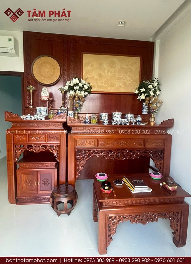 Bàn thờ gỗ tự nhiên cao cấp có độ bền cao.