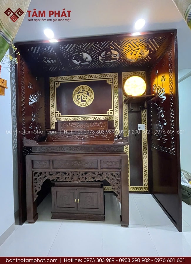 Không gian thờ bố trí taị tầng trên cùng của mẫu nhà phố.