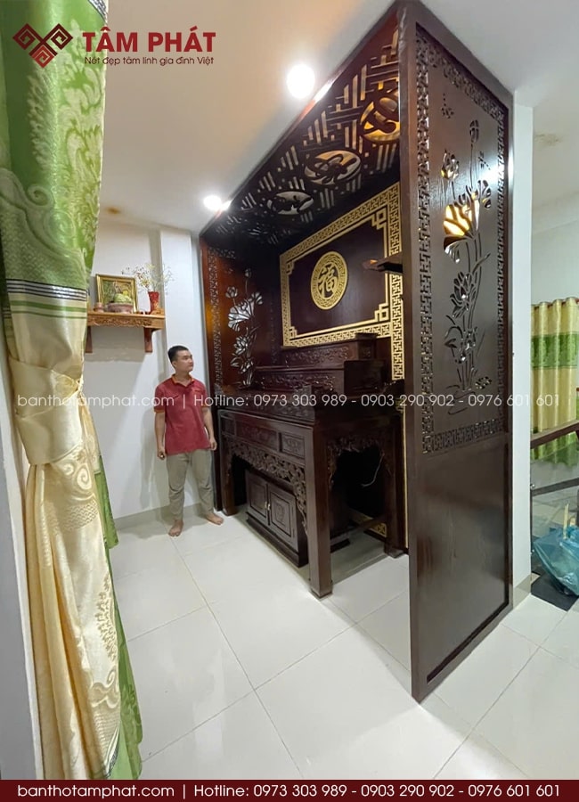 Tầng mái có chiều cao hạn chế, phương án thờ ưu tiên bắn hậu kịch trần.