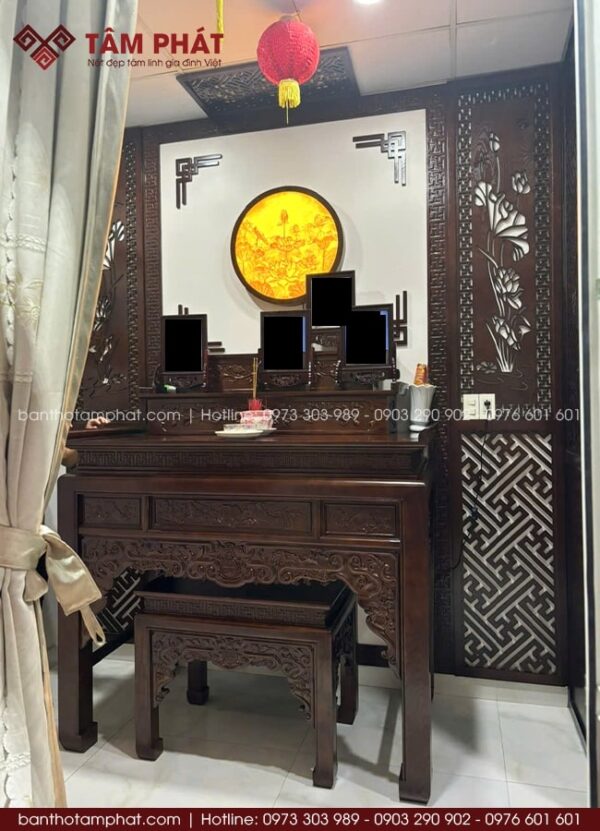 Tổng quan không gian thờ trang trọng với mẫu bàn thờ nhị cấp bố trí chuẩn phong thủy.