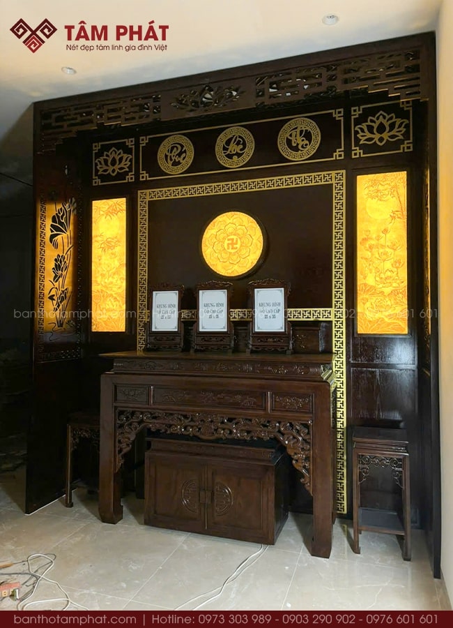 Bài trí tại phòng thờ riêng, phù hợp với hạ tầng nhà cấp 4, biệt thự villa có diện tích rộng thoáng.