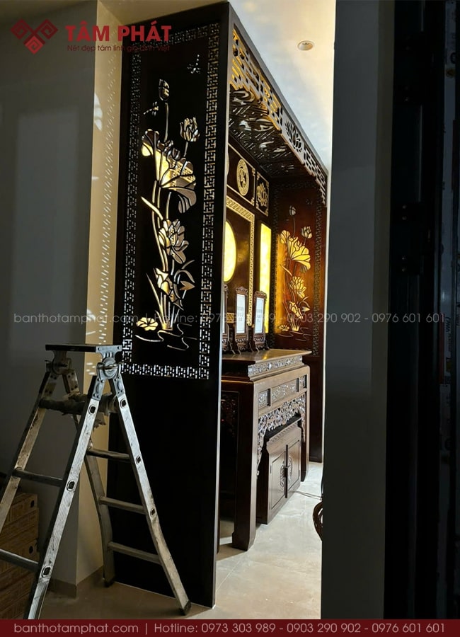 Vách ngăn cách kín đáo được cắt CNC họa tiết hoa sen đẹp.