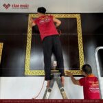 Tỉ mỉ trên từng đường nét và chi tiết nhỏ.