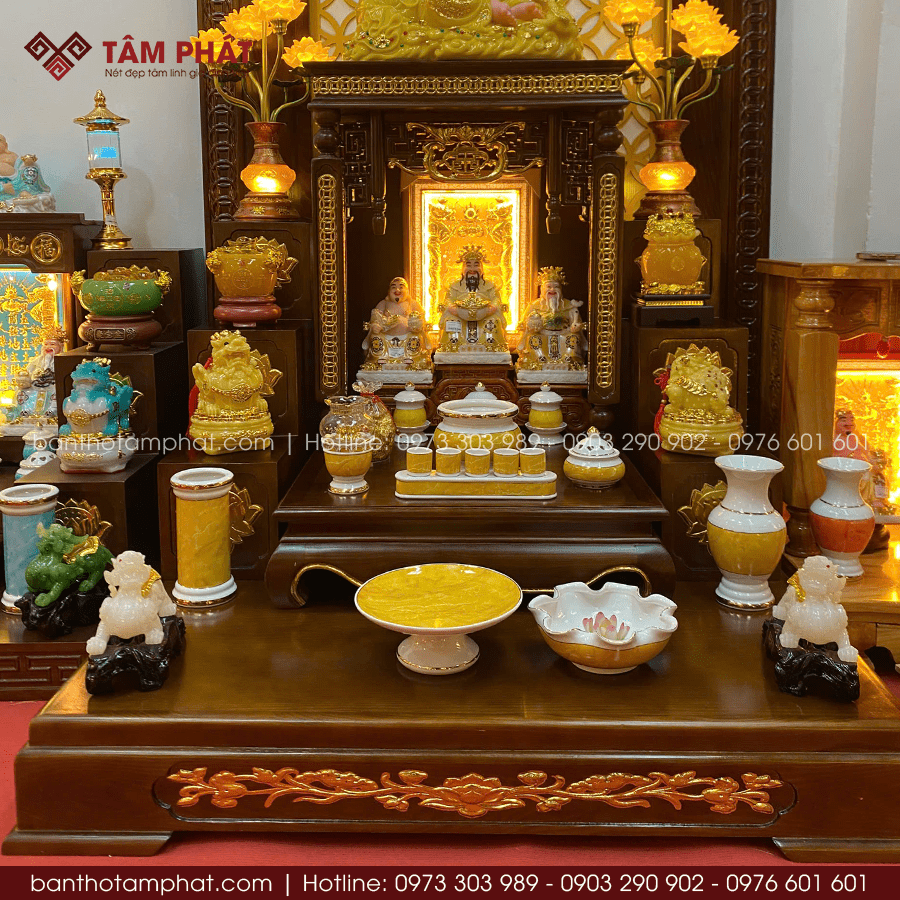 Combo bàn thờ ông địa gồm cả bục tam cấp và bục đế Combo bàn thờ ông địa gồm cả bục tam cấp và bục đế
