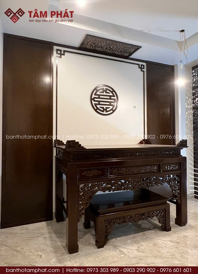 Làm từ chất liệu gỗ tự nhiên có độ bền cao.