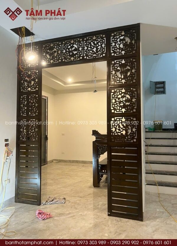Phương án phòng thờ kết hợp cửa võng sang trọng.