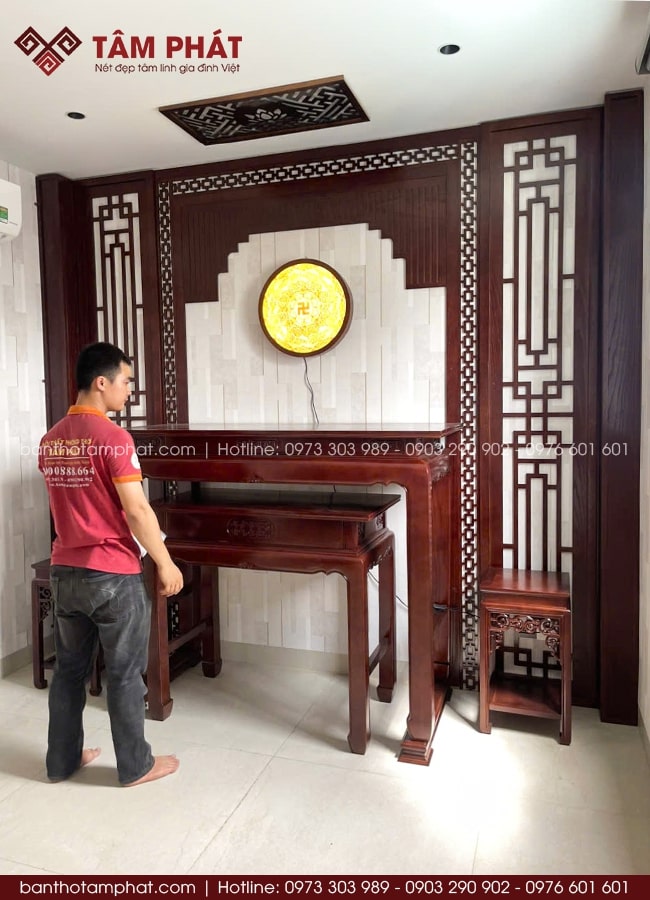 Phòng thờ được thiết kế thi công trọn gói bởi đội ngũ bàn thờ Tâm Phát.