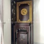 Thiết kế phòng thờ phong cách tối giản hiện đại.