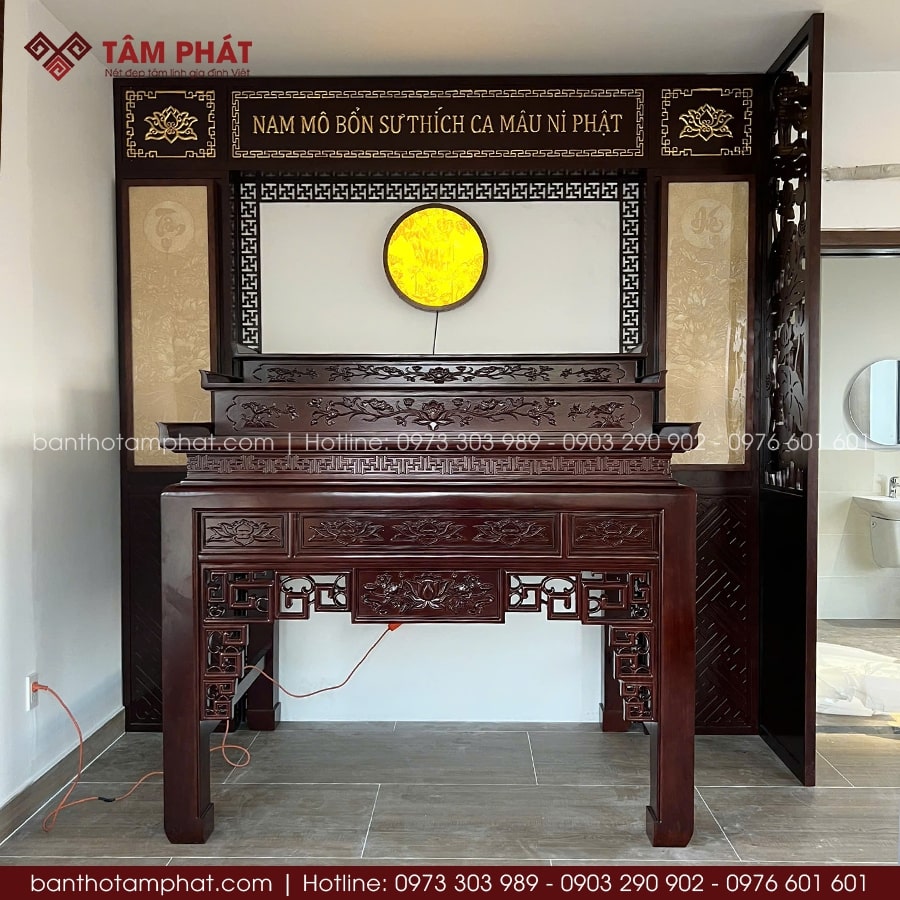 Kết hợp thờ tự với các đôn tam cấp dễ dàng bày biện và thờ tự.