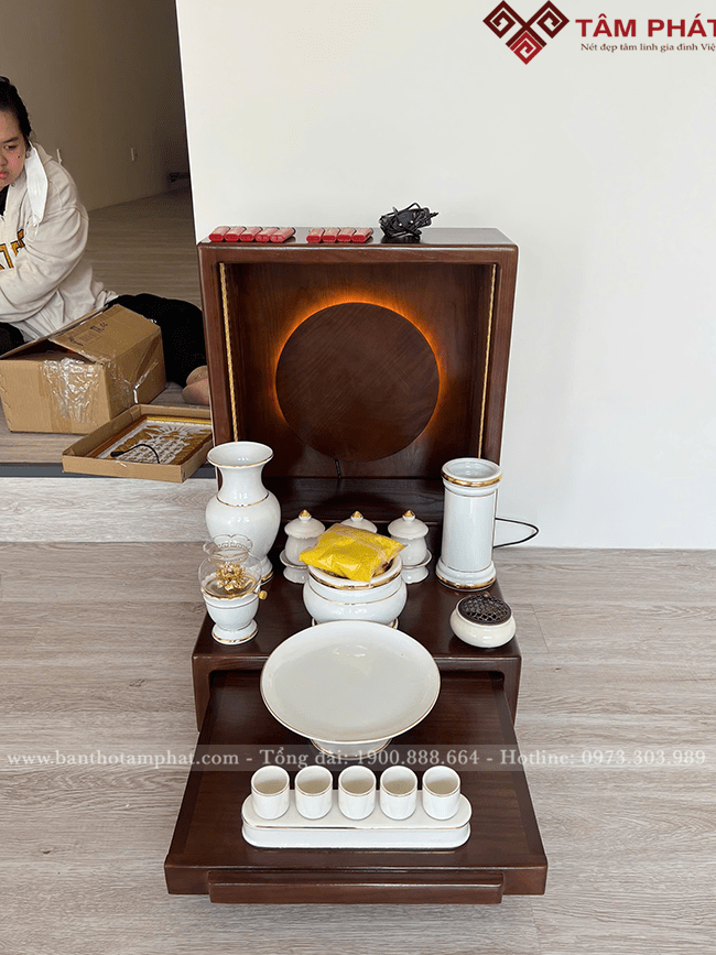 Mẫu bàn thờ Ông Địa Thần Tài đẹp nhất BTT-3399 3