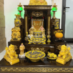 Bộ bàn thờ phù hợp với cửa hàng kinh doanh hoặc văn phòng