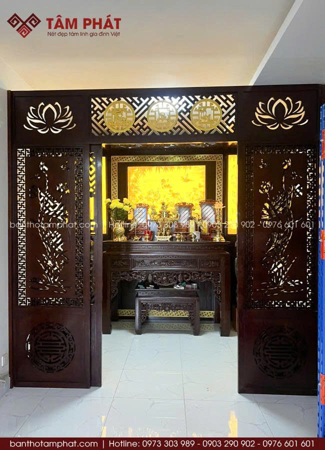Mẫu phòng thờ kết hợp đầy đủ mọi yếu tố từ thiết kế đến bố cục 