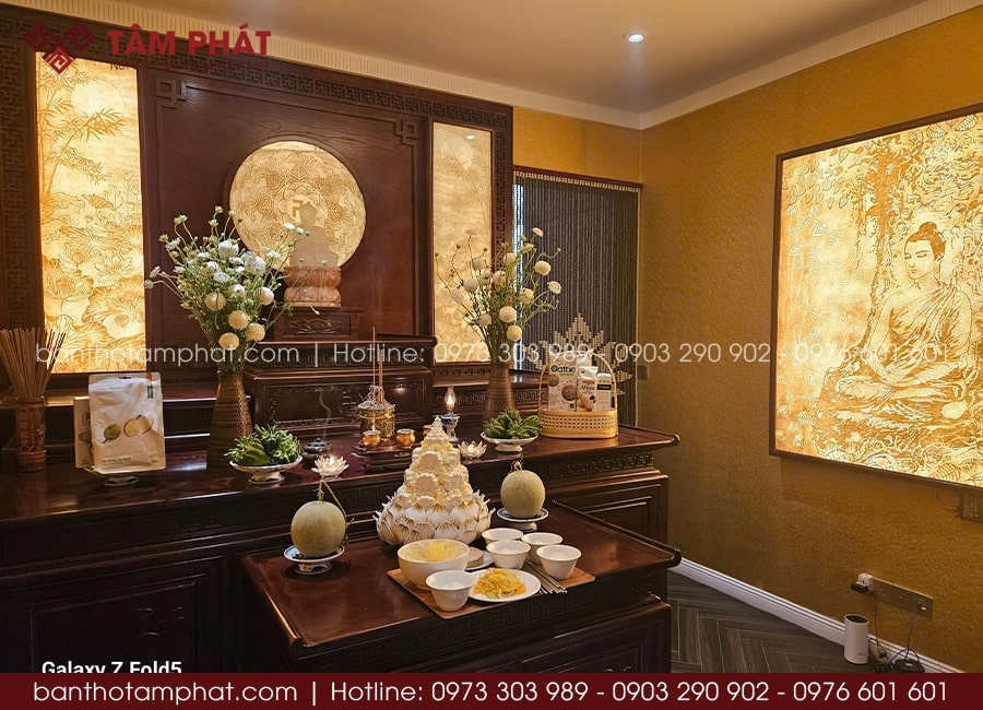 Tâm Phát nhận đặt đống mẫu tủ thờ hoa lan theo yêu cầu gia chủ.