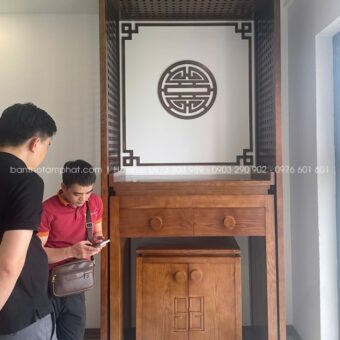 Thiết kế phòng thờ đơn giản, không quá cầu kỳ.