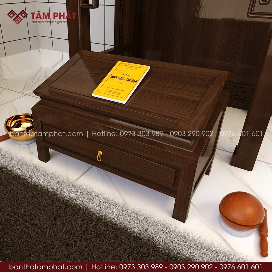Bàn tụng kinh đi kèm đơn giản, tiện lợi.