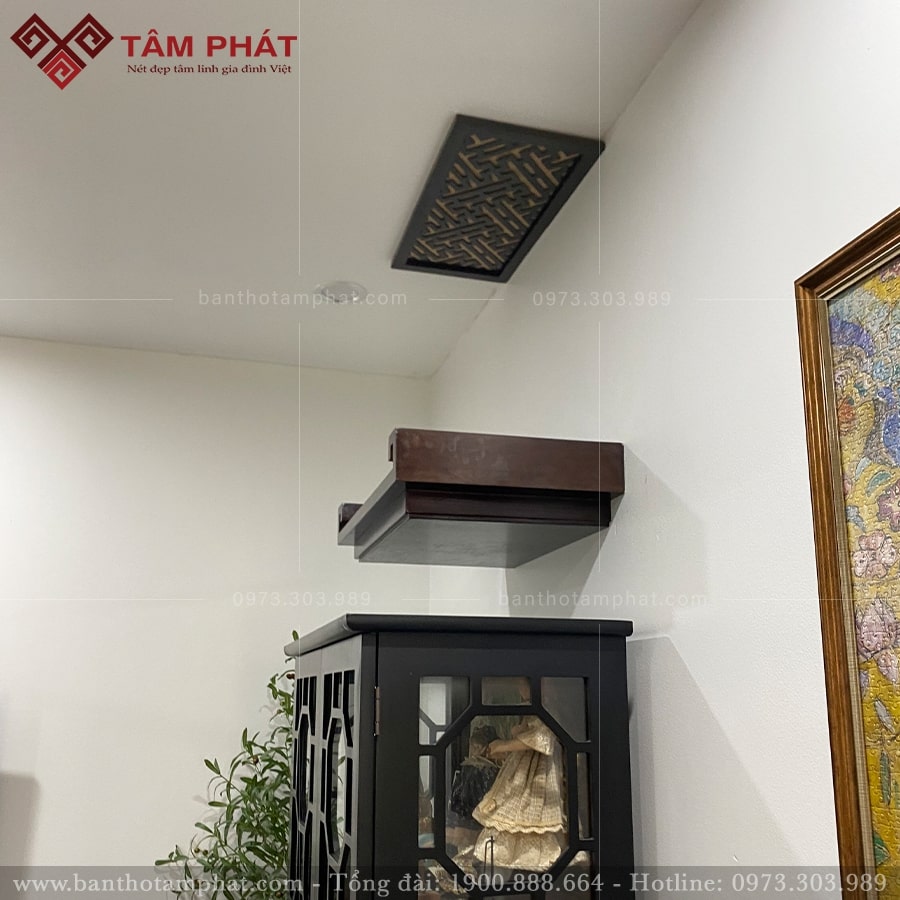 Kiểu treo chắc chắn, chịu lực tốt.