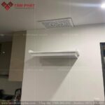 Có luôn thiết kế tai vát mềm mại, màu trắng tinh tế.