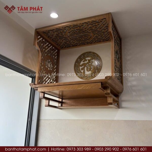 Bàn thờ treo chân thang có ngăn kéo phù hợp cho các căn hộ, nhà phố, chung cư có diện tích hạn chế.