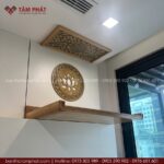 Chất liệu gỗ sồi có độ bền cao, khả năng chống cong vênh mối mọt tốt.