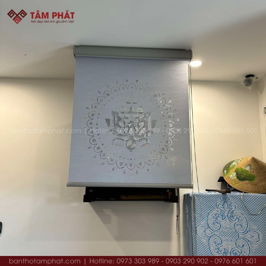 Tạo sự kín đáo cho bàn thờ treo của mỗi gia đình.