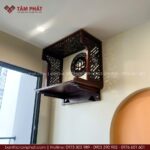 Vách ngăn cách kín đáo, tạo nên không gian thờ đẹp trên cao.
