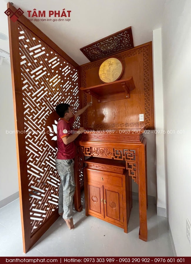 Bàn thờ đa dạng kích thước, màu sắc đáp ứng nhu cầu gia chủ.