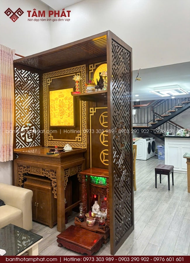 Phòng Thờ Gia Tiên Được Làm Từ Gỗ Óc Chó Xanh
