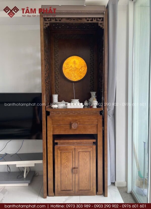 Phòng thờ BT-1718 là lựa chọn lý tưởng cho gia chủ đề cao yếu tố thẩm mỹ và phong thủy trong căn hộ hiện đại.