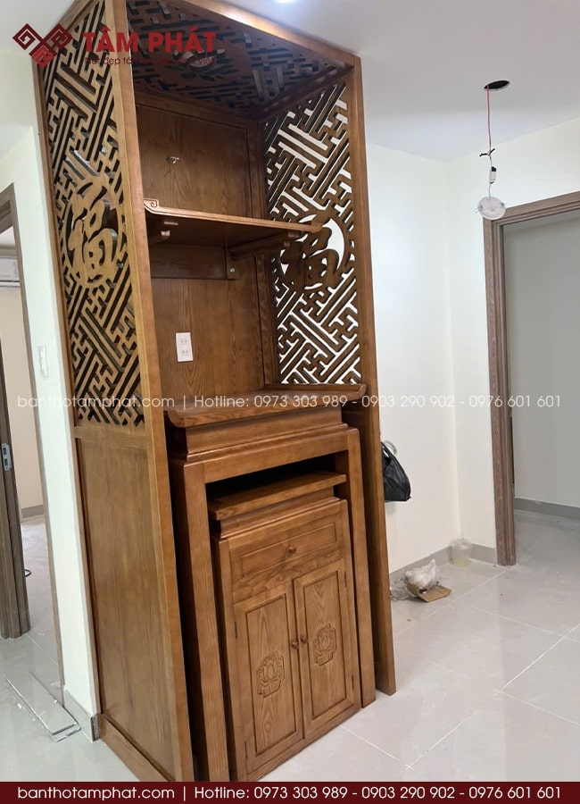 Bố trí liên thờ 2 tầng theo lối Thượng Phật Hạ Linh, đảm bảo yếu tố phong thủy, tiết kiệm diện tích nhà cửa.