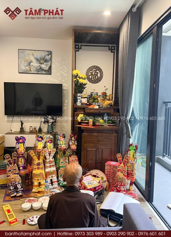 Phòng thờ đẹp bài trí gọn gàng, chuẩn phong thủy.