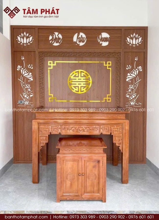 Phòng thờ BT-1745 tinh tế, kết hợp hoa văn truyền thống giúp không gian luôn hài hòa, ấm cúng và đầy tính nghệ thuật.