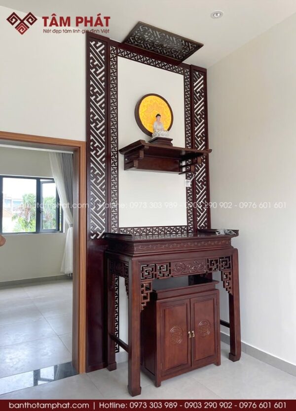 Kiểu bố trí phòng thờ theo lối Thượng Phật Hạ Linh chuẩn phong thủy, tiết kiệm diện tích.