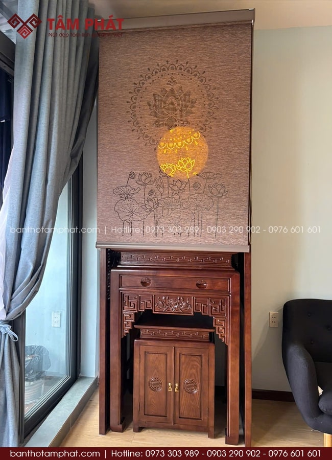 Phòng thờ chung cư lắp rèm che đẹp mẫu BT-1746