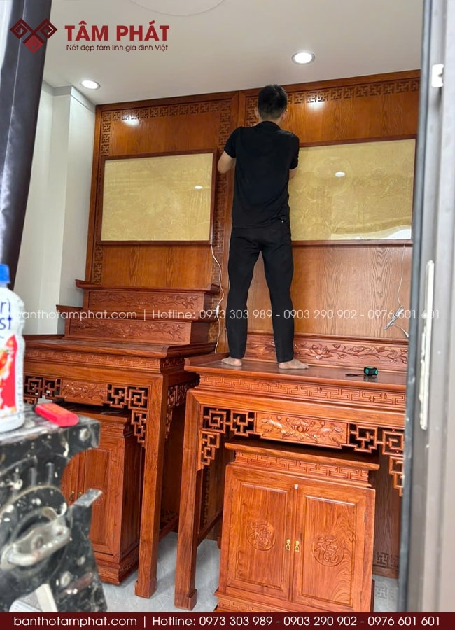 Thiết kế phòng thờ 2 bàn đứng sang trọng mẫu BT-1750