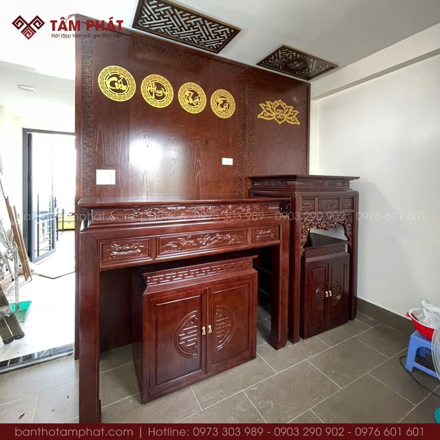 Tâm Phát cân đối kích thước, màu sắc phù hợp với không gian thờ thực tế.