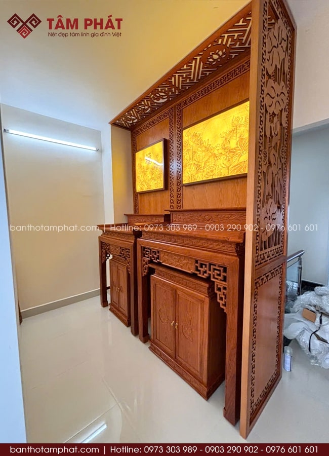 Tổng quan không gian thờ sang trọng, lựa chọn tông gỗ ấm cúng, nhẹ nhàng.