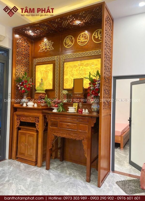 Với mẫu BT-1772, công trình tập trung vào việc tu sửa lại phòng thờ hiện hữu, kết hợp ốp vách trang trí để không gian trở nên trang nghiêm, gọn gàng và có chiều sâu hơn.