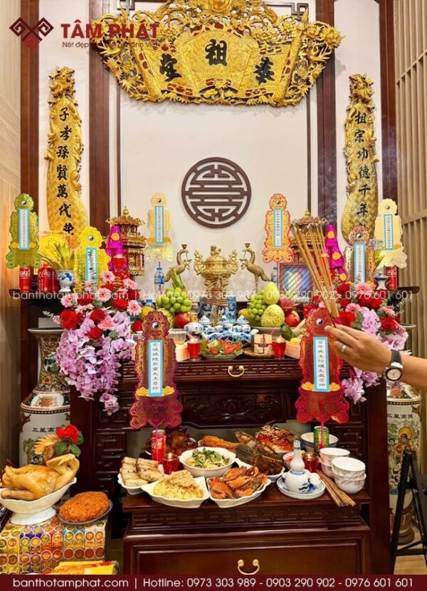 Bộ cuốn thư câu đối sang trọng, mang nét đẹp truyền thống Á Đông đặc biệt.
