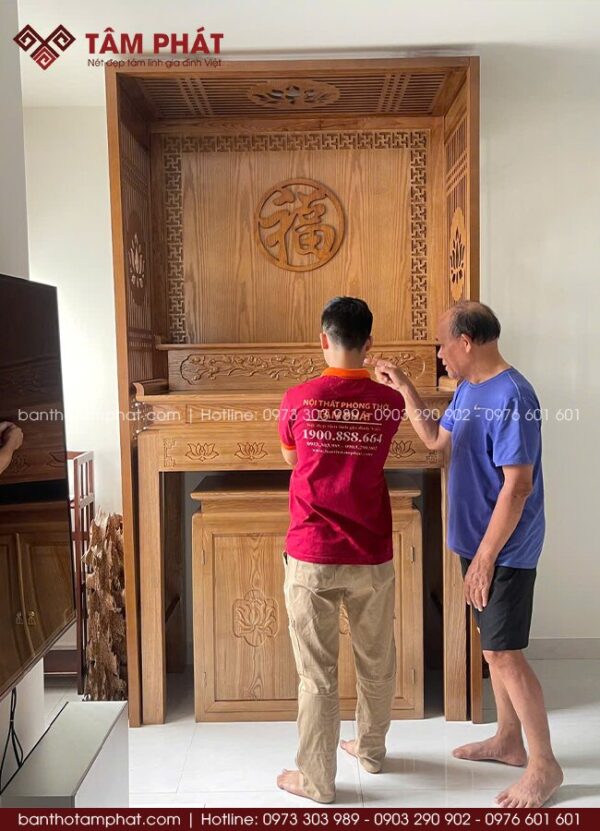 Màu sắc trung tính của gỗ sồi dễ kết hợp với nhiều phong cách nội thất, mang lại cảm giác thanh thoát, không nặng nề như gỗ tối màu.