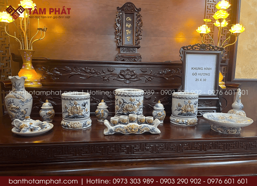 Những Phụ Kiện Đi Kèm Bộ Bàn Thờ Gia Tiên