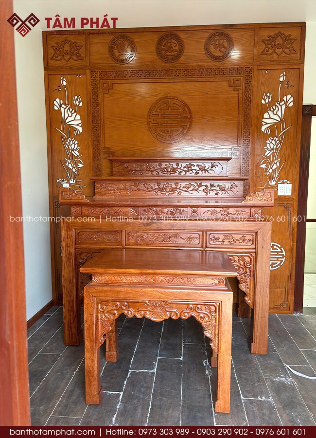 Phòng thờ nhà phố tam cấp dễ thờ tự mẫu BT-1804